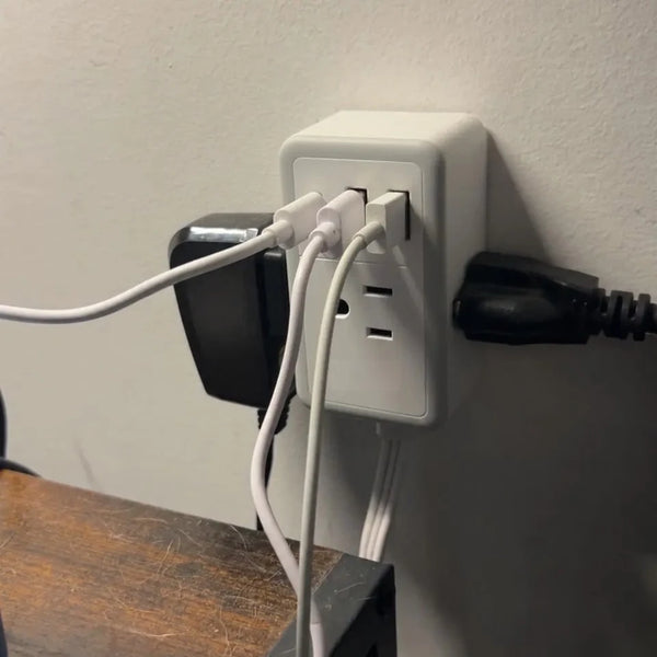 Extensión eléctrica con clavija plana y puertos USB