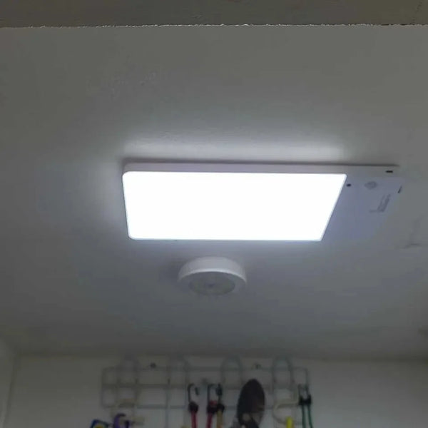 Lámpara de techo LED con sensor y control remoto