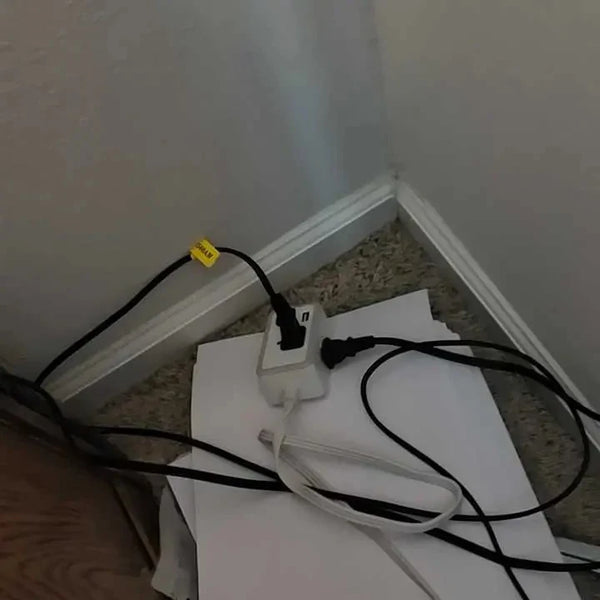 Extensión eléctrica con clavija plana y puertos USB
