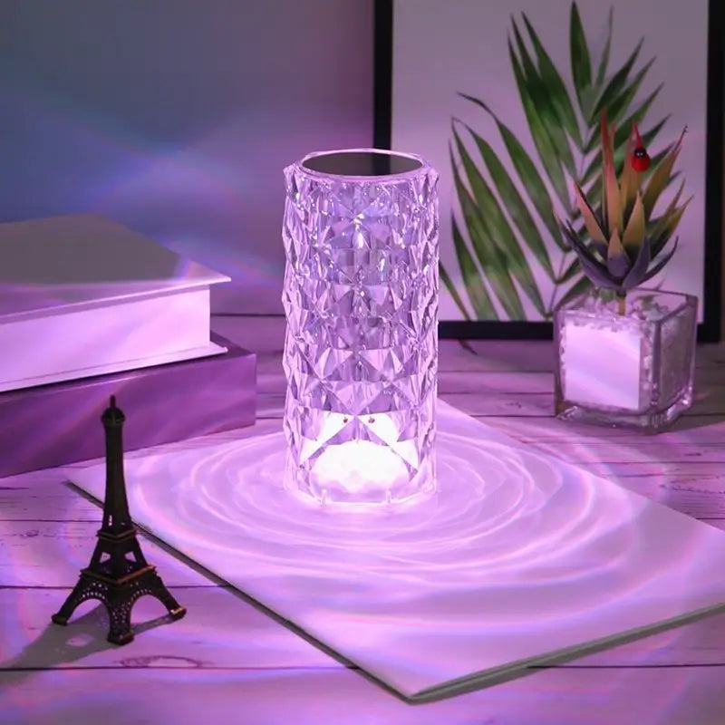 Lámpara de Mesa de Cristal Artificial de 16 Colores con Diseño de Rosa de Diamante, Luz RGB con Control Remoto, Carga USB y Sensor Táctil para Iluminación Ambiental