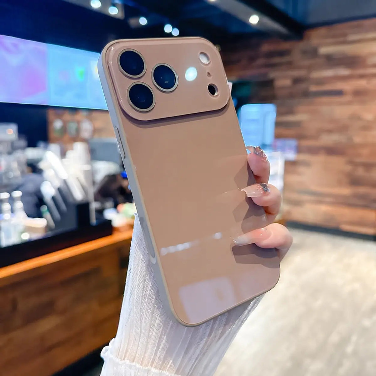Funda delgada con textura cristal para iPhone 14/15/16/17 — antihuella y protección diaria contra golpes