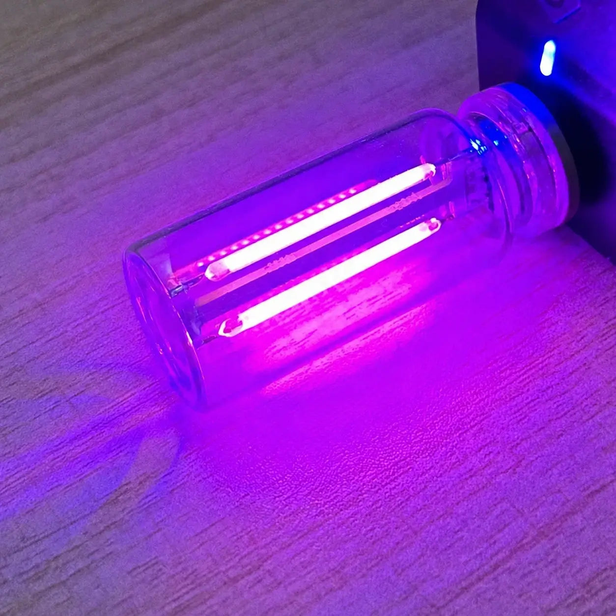 Lámpara LED USB táctil regulable con doble filamento para ambiente decorativo en auto, recámara o escritorio de noche y lectura suave