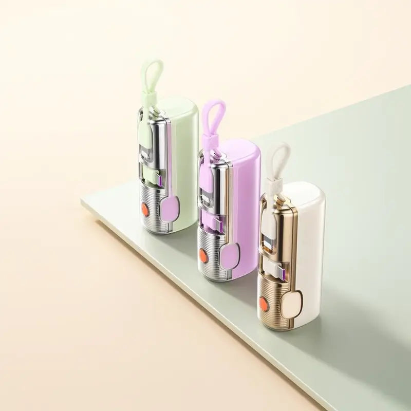 Cargador Portátil Mini Power Bank 5000mAh para Celular, Carga Rápida 22.5W con 3 Salidas y Pantalla Digital. Batería Externa Compacta y Ligera para Viaje.
