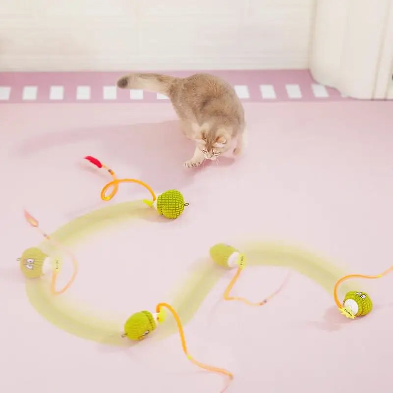 Juguete Interactivo para Gato con Sensor de Movimiento y Sonido de Pajarito, Pelota Inteligente Recargable con Diseño de Granada y Cola de Malla para Gatitos y Gatos Adultos, 7.6 cm