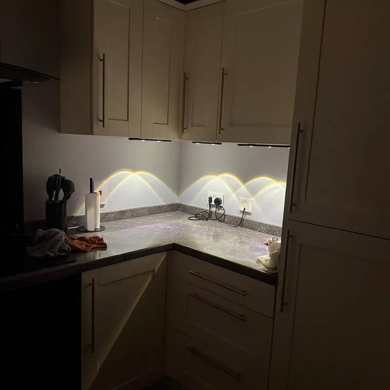 Lámpara con Sensor de Movimiento, Luz LED Recargable USB, Iluminación Inalámbrica para Cocina, Gabinetes y Clóset