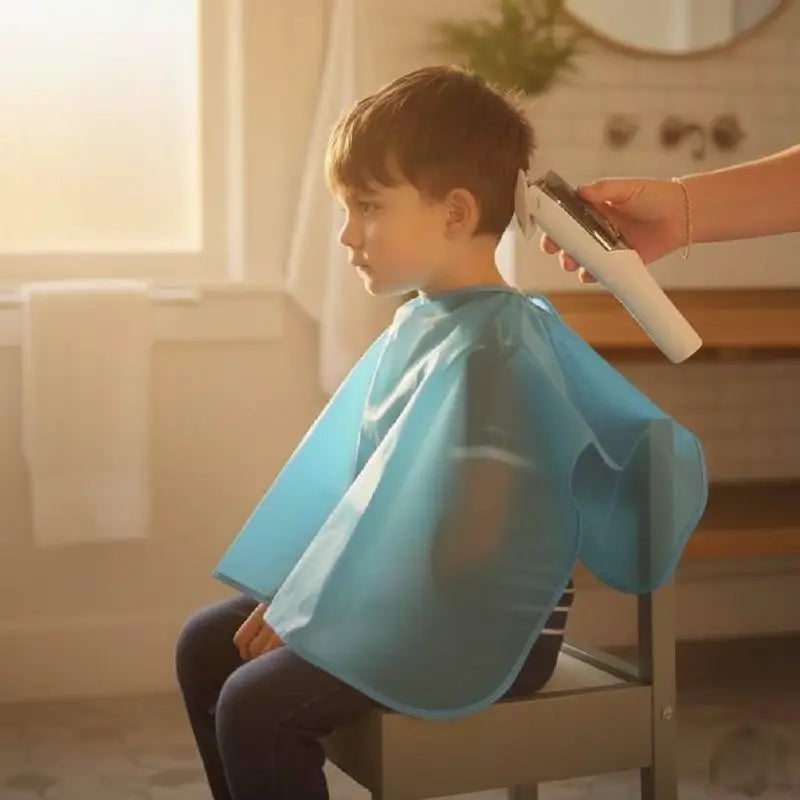 Cortadora de Cabello para Bebés, Rasuradora Eléctrica Ultra Silenciosa con Aspiradora y Base de Carga, Kit de Peluquería Inalámbrico Impermeable para Niños y Adultos